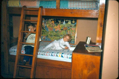 Craig and Lynn in Dad's bunkbed